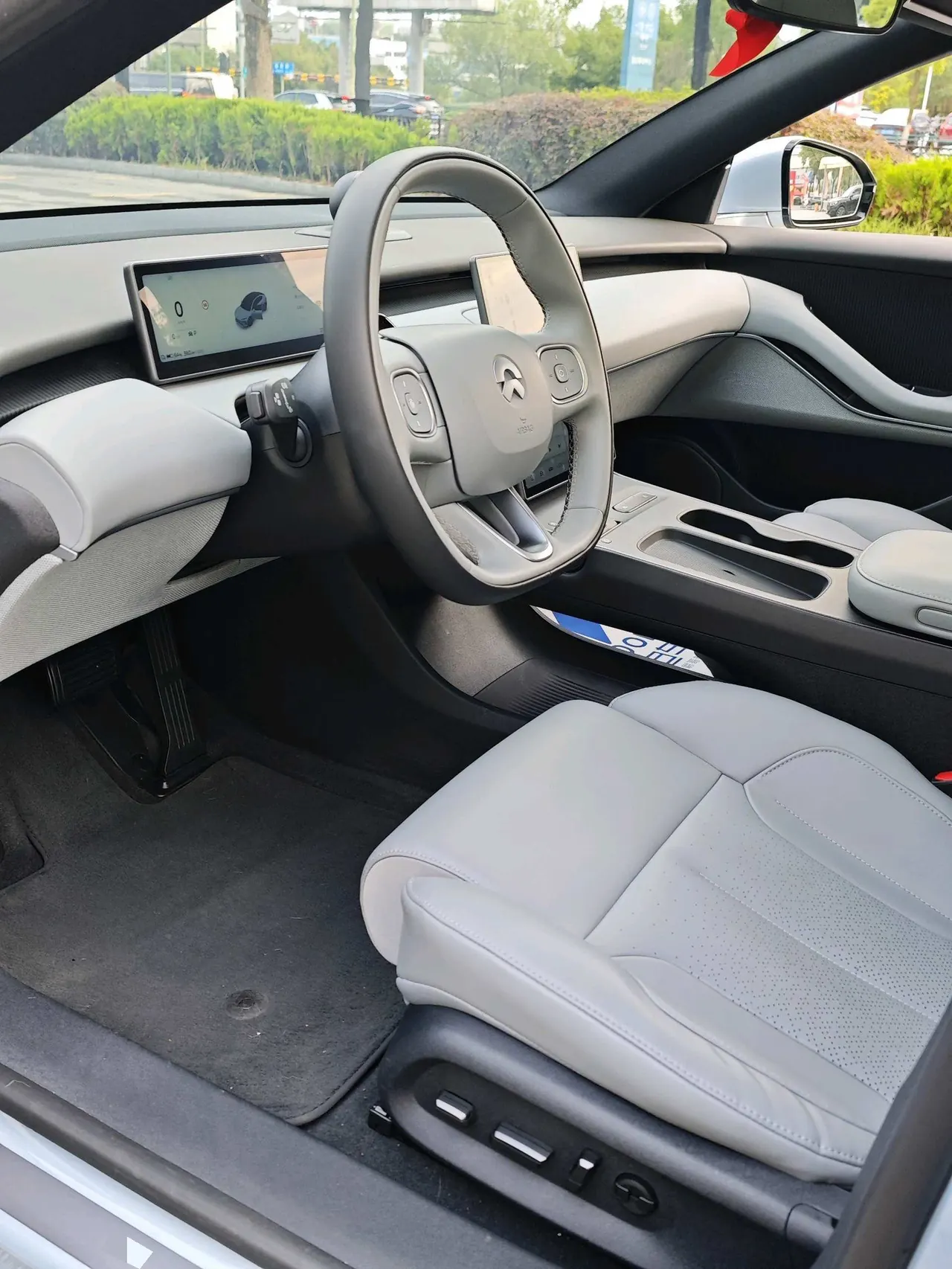 NIO 2022 ET5 75kWh automatic gear 3