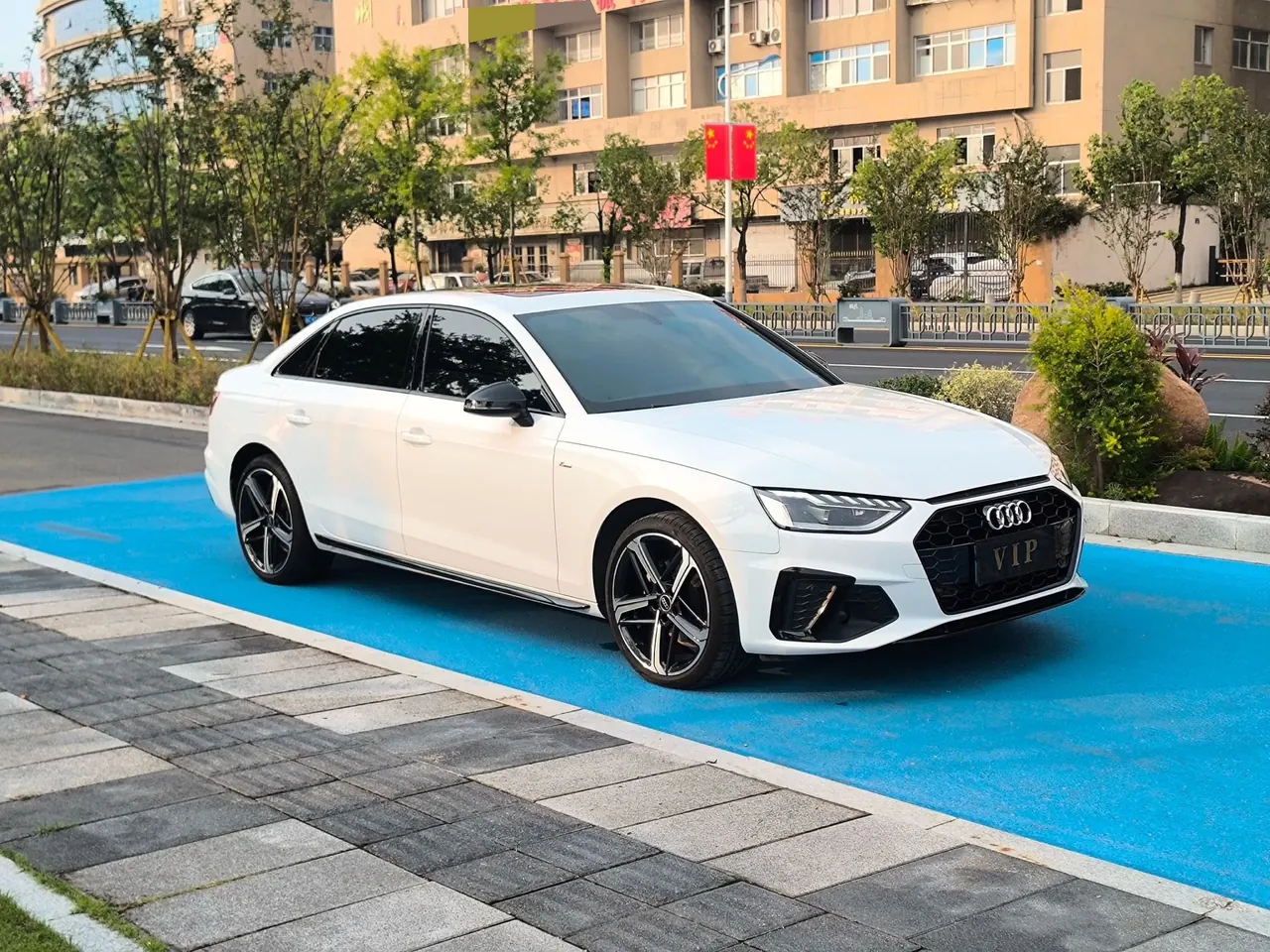 Audi 2024 A4L 2.0TFSI 40TFSI Deluxe Dynamic Automatic 3