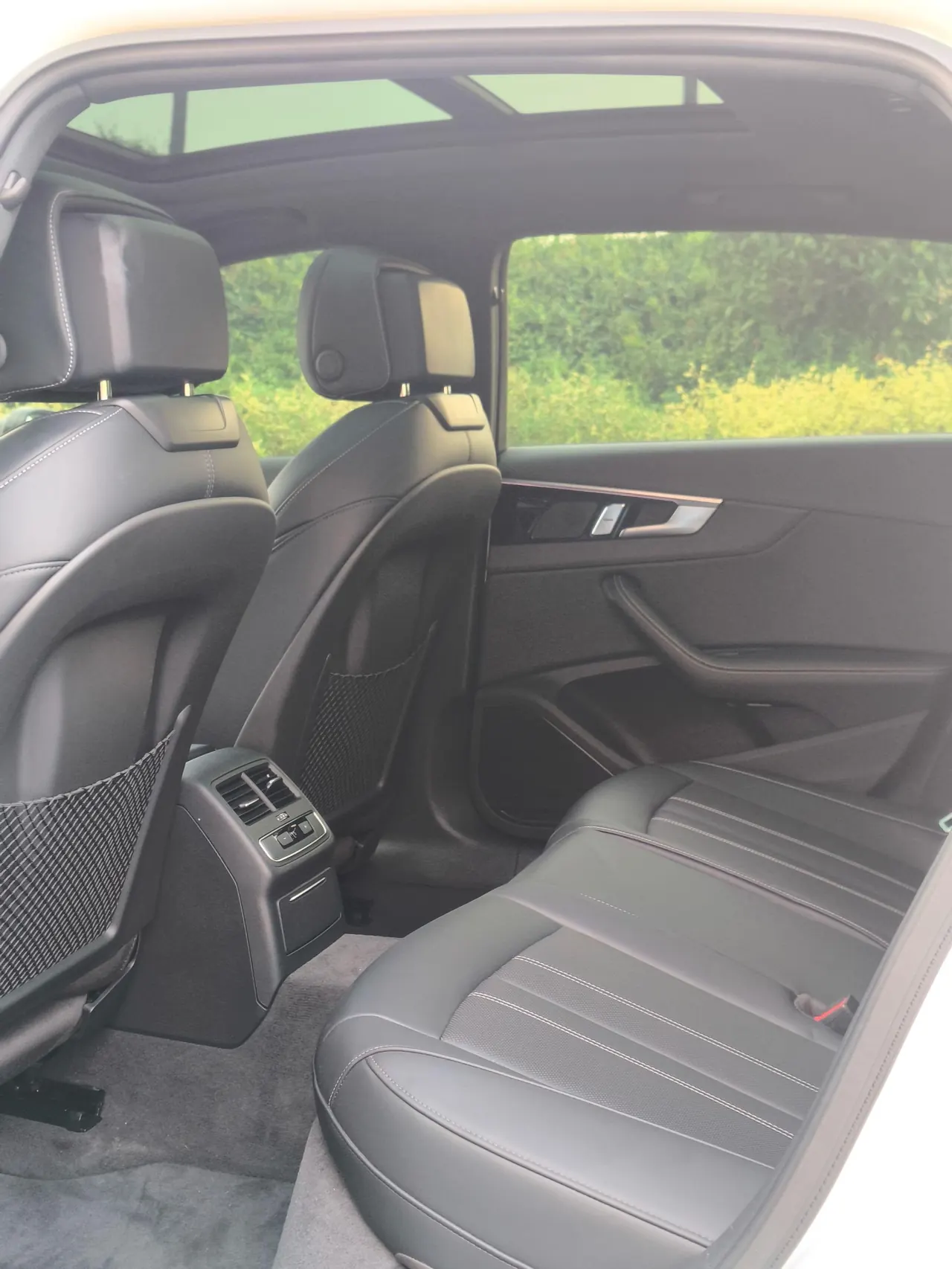 Audi 2024 A4L 2.0TFSI 40TFSI Deluxe Dynamic Automatic 6