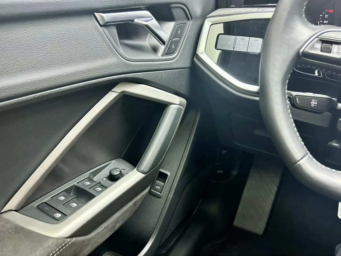 Audi 2021 Q3 1.4TFSI 35TFSI Fashion Dynamic Automatic 17