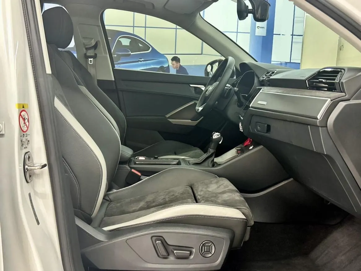 Audi 2021 Q3 1.4TFSI 35TFSI Fashion Dynamic Automatic 9