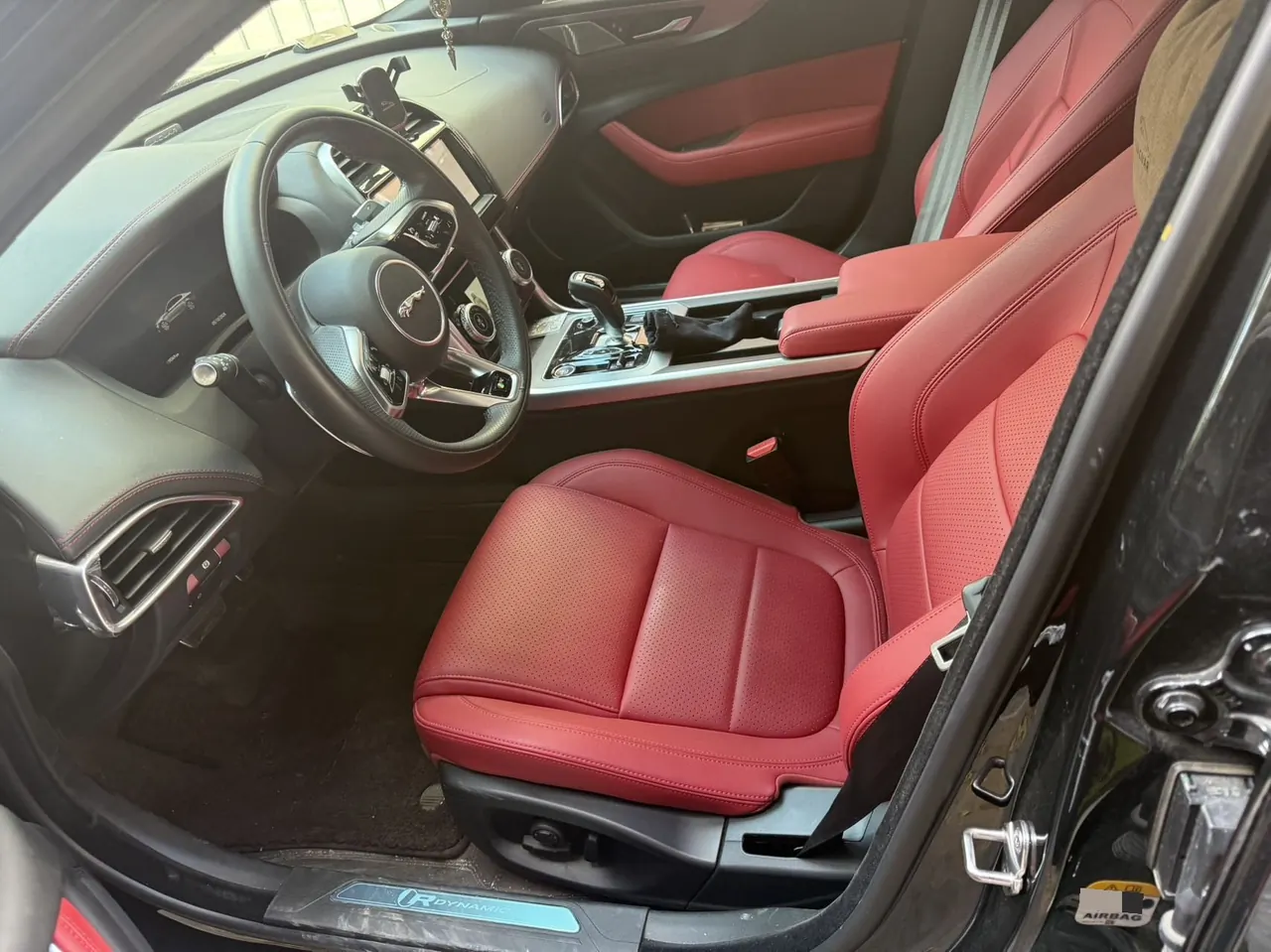 Jaguar 2024 XEL 2.0T 250PS R-DYNAMIC S Yao Black Sports Edition Automatic Gear 2