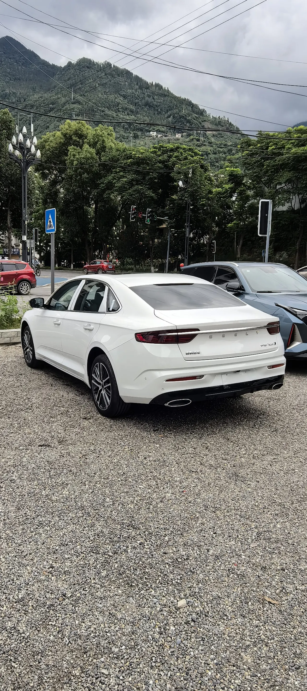 Geely 2021 xingrui 2.0T distinguished model (modified) automatic gear 5