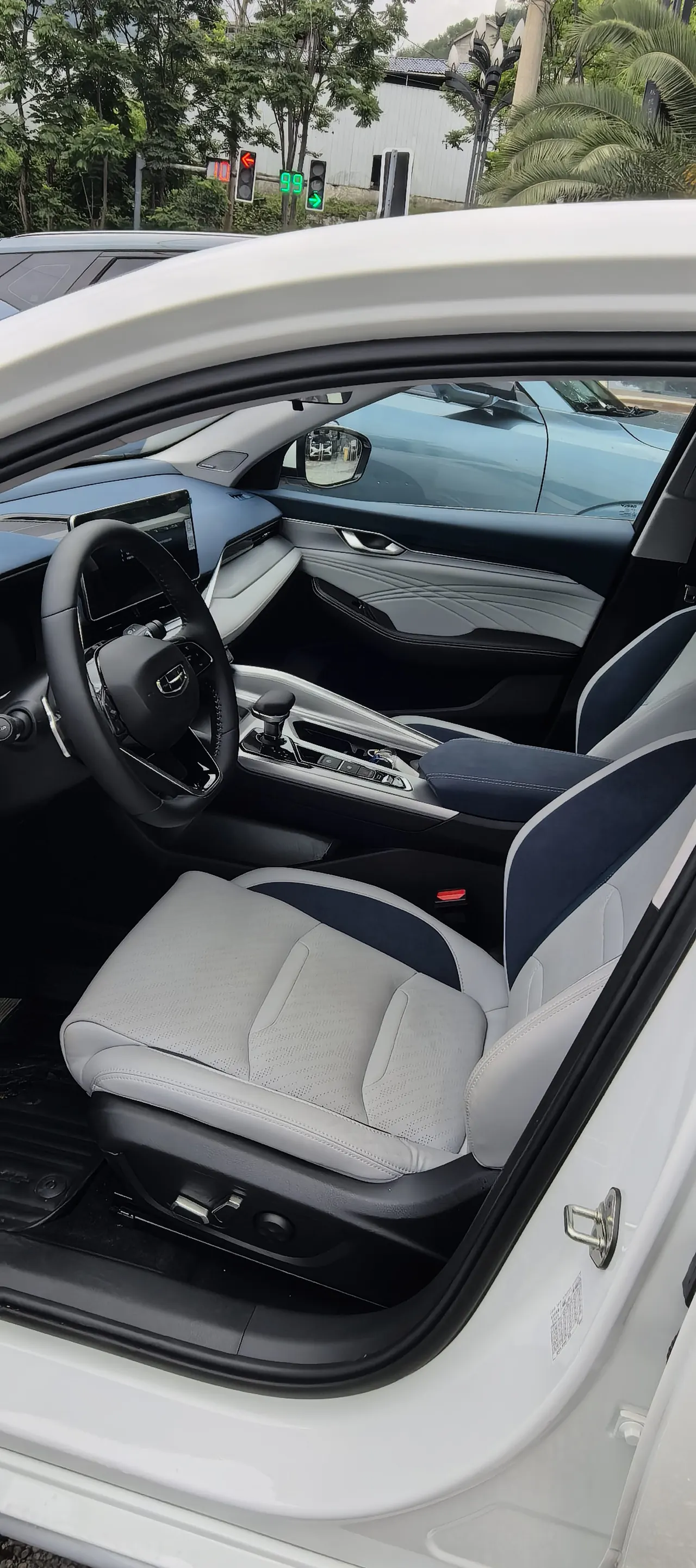 Geely 2021 xingrui 2.0T distinguished model (modified) automatic gear 7