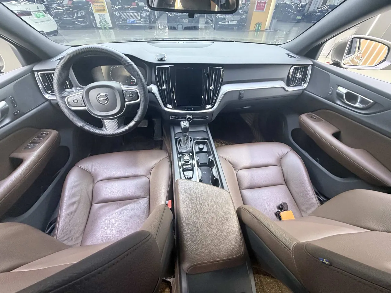 Volvo 2021 S60 2.0T T4 Zhiyi Deluxe Edition Automatic Gear 4