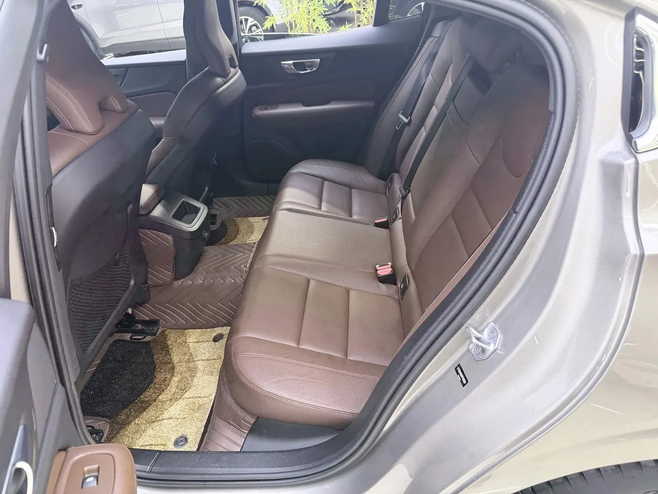 Volvo 2021 S60 2.0T T4 Zhiyi Deluxe Edition Automatic Gear 6