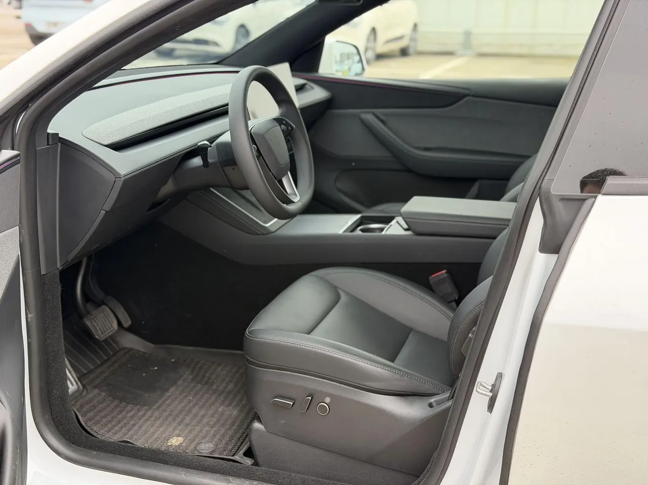 Tesla 2026 Model Y Long Range Rear-Wheel-Drive Automatic 2