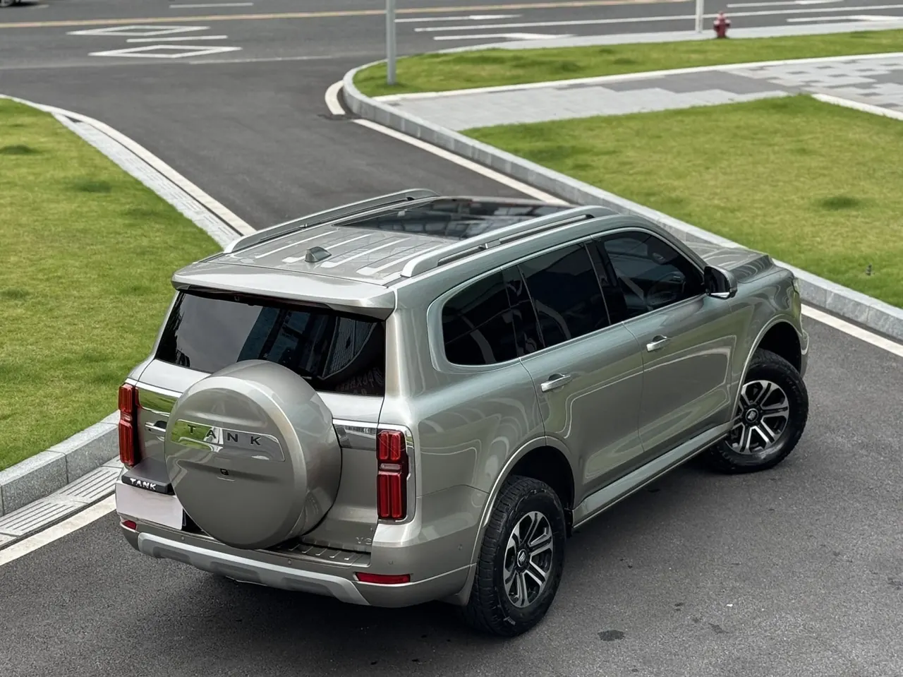 Tank 2022 Tank 500 48V 3.0T Sports Edition 5-seat Automatic Gear 4