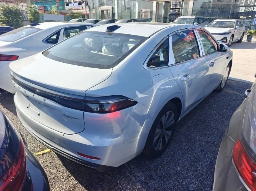 Geely Galaxy 2026 A7 EM-i 1.5 235km Discovery Edition Automatic Gear 3