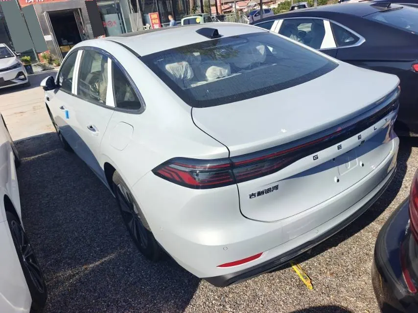 Geely Galaxy 2026 A7 EM-i 1.5 235km Discovery Edition Automatic Gear 4