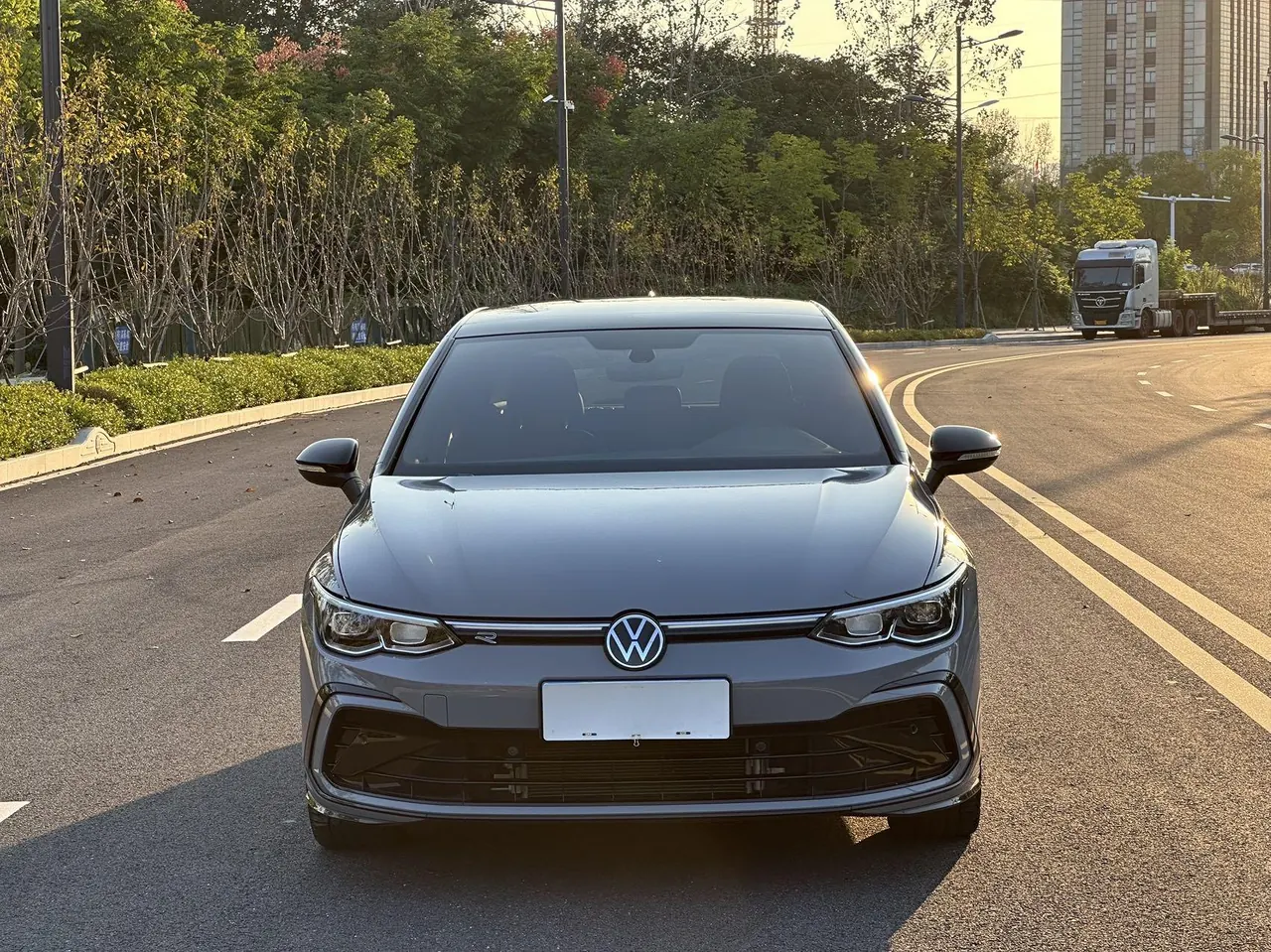 Volkswagen 2023 Golf 8 R-Line 1.4TSI 280TSI Lite Automatic 2