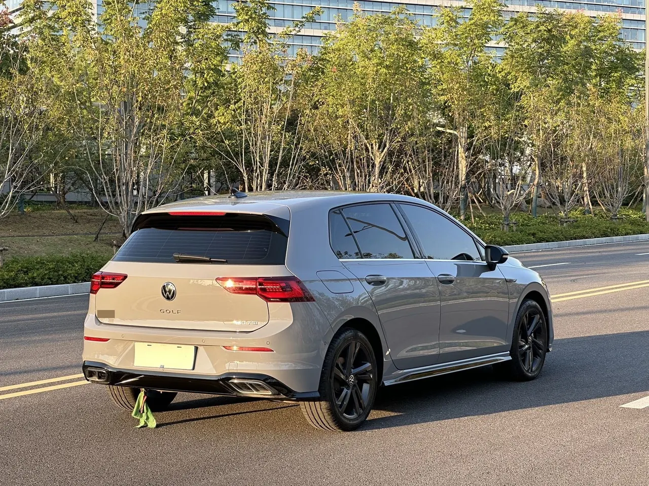 Volkswagen 2023 Golf 8 R-Line 1.4TSI 280TSI Lite Automatic 3