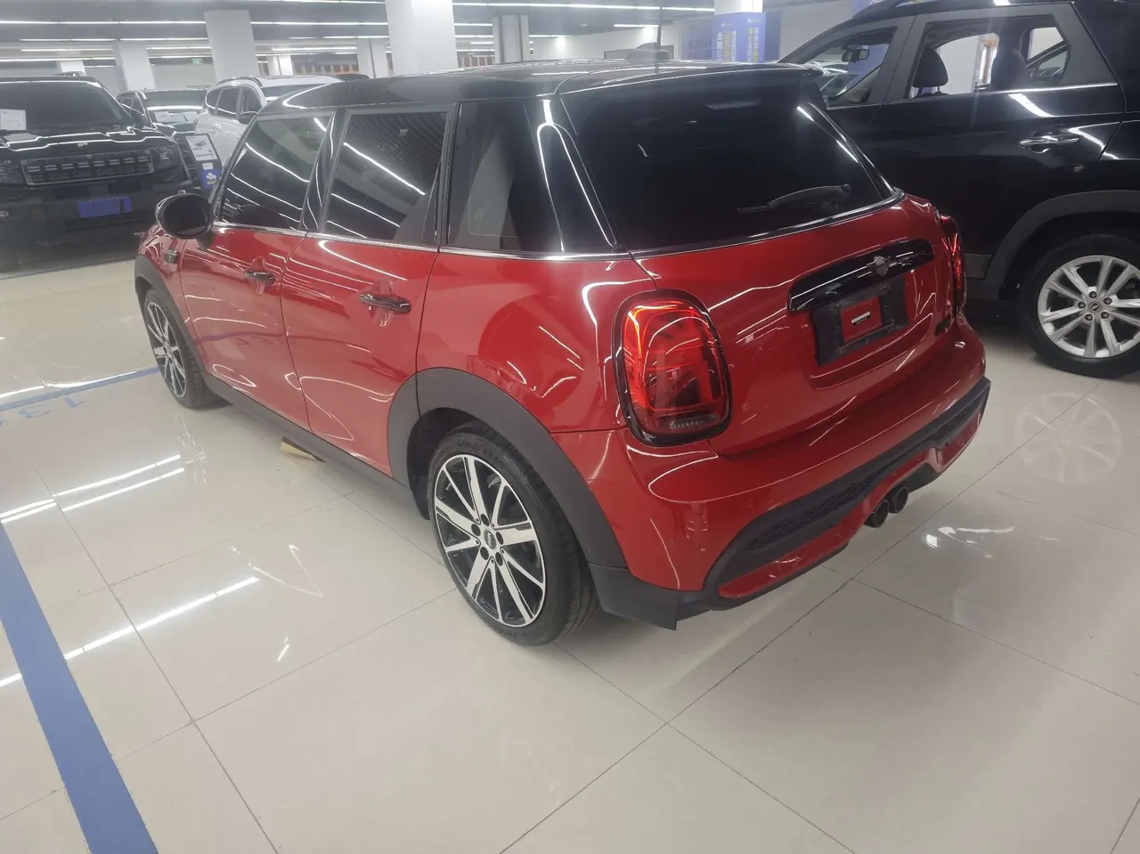 MINI Mini 5-Door (Imported) 2023 Mini Cooper S 2.0T Artist Automatic Gear 2