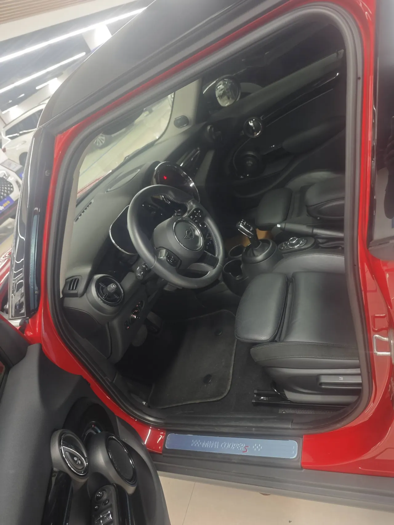 MINI Mini 5-Door (Imported) 2023 Mini Cooper S 2.0T Artist Automatic Gear 4