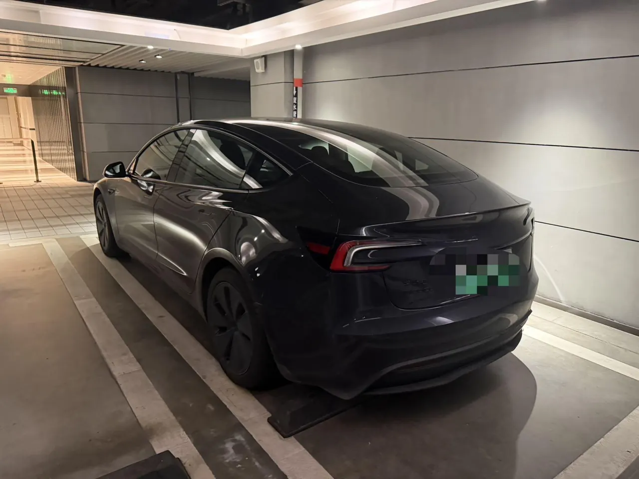 Tesla 2026 Model 3 rear-wheel drive version of automatic transmission 4