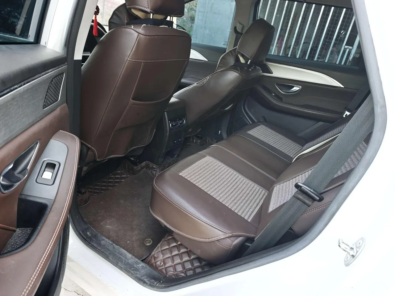 Jetour 2023 X90 PLUS 1.6TD Villa 7-seat automatic gear 3