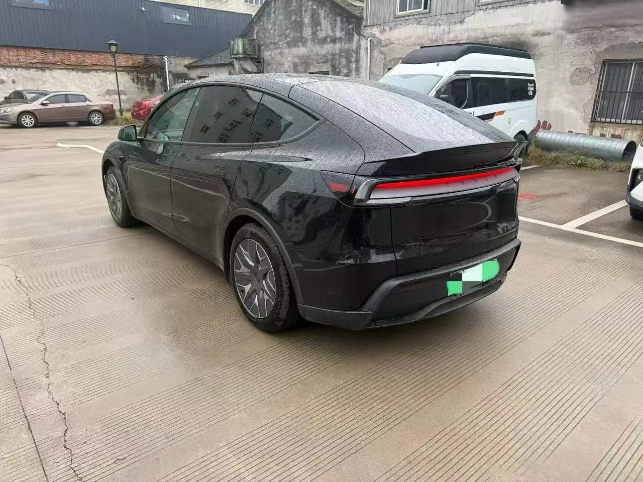 Tesla 2025 Model Y L Long Endurance All-Wheel Drive Automatic Transmission 3