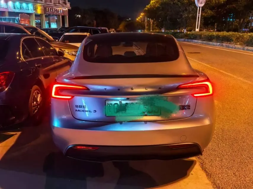 Tesla 2026 Model 3 rear-wheel drive version of automatic transmission 3