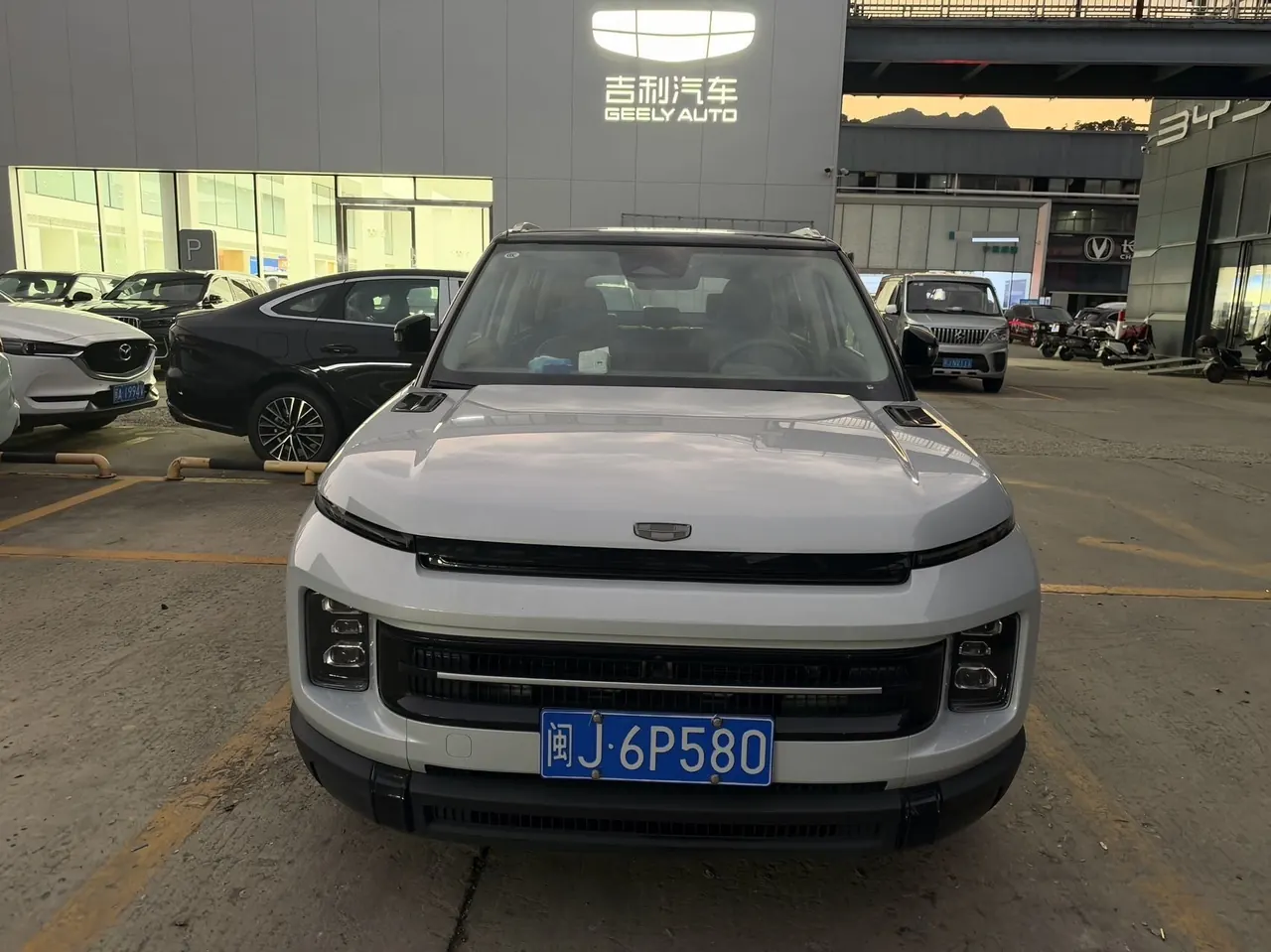 Geely 2026 model Icon 1.5TD Chocolate Elegant Edition, automatic transmission 2