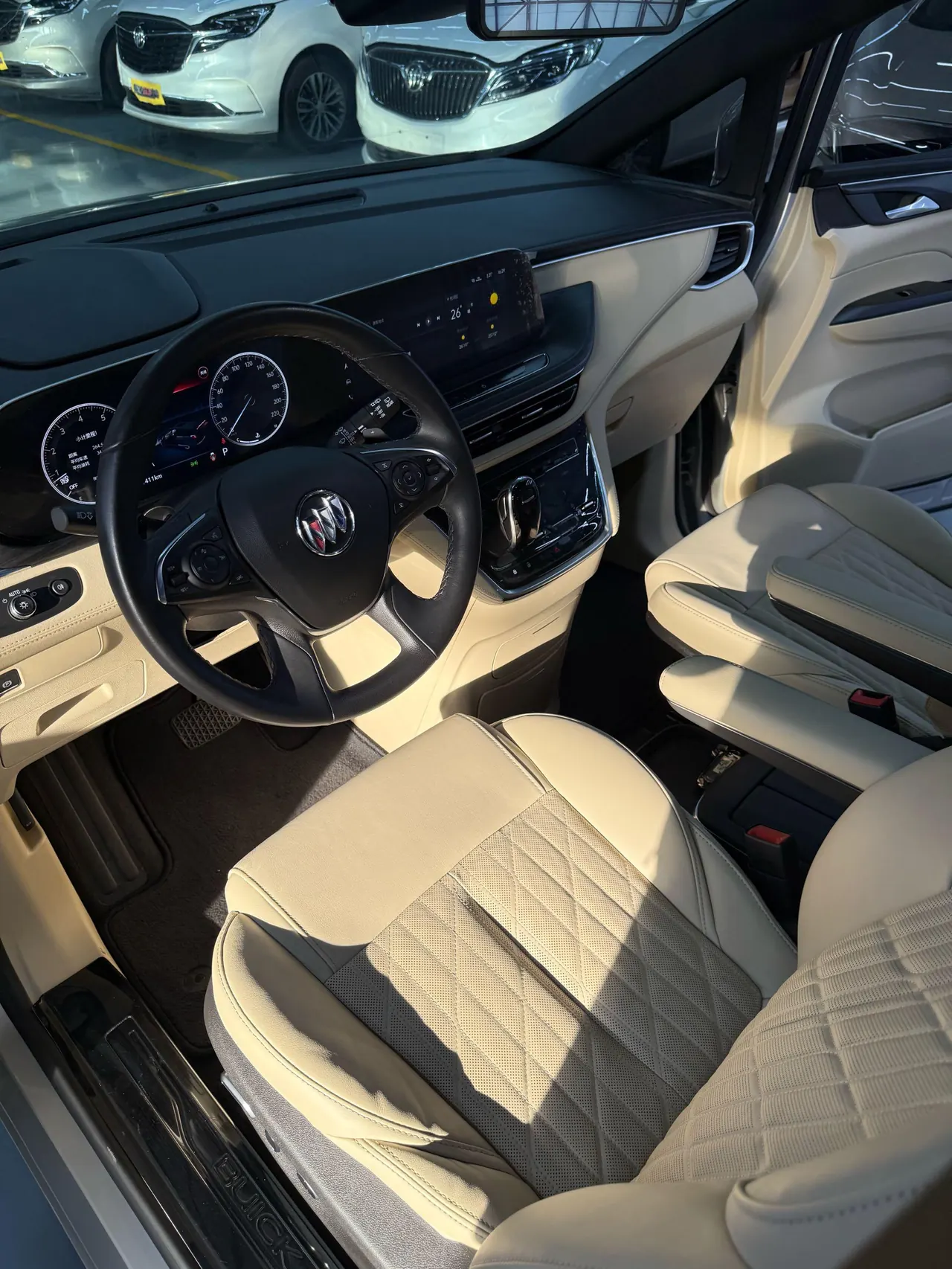 Buick 2022 GL8 ES Lu Zun 48V 2.0T 653T Luxury Automatic Gear 2