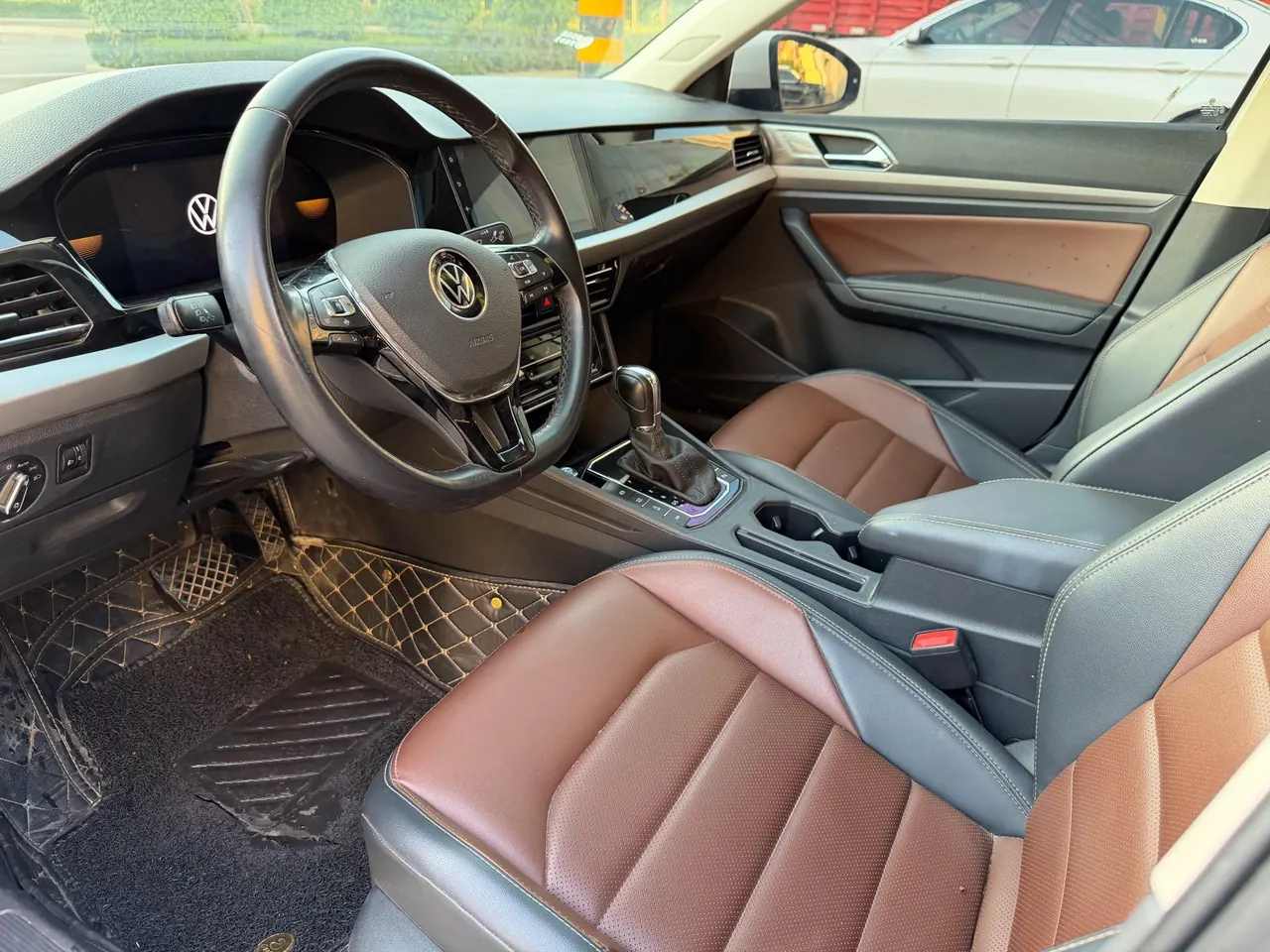 Volkswagen 2022 Lavida 1.4TSI 280TSI Deluxe Edition Automatic Gear 4