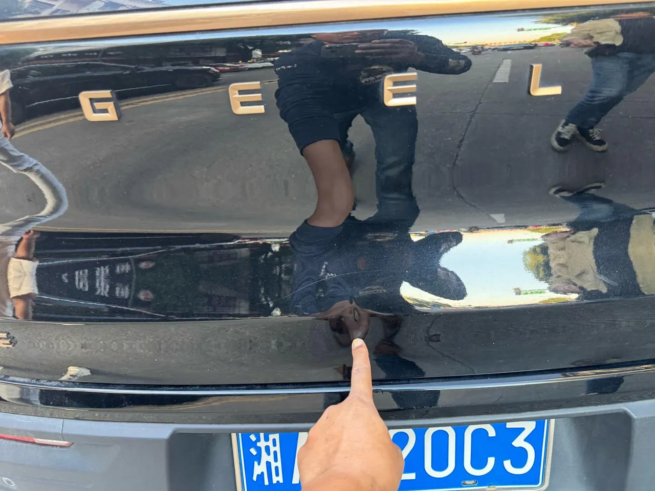 Geely 2022 Hao Yue 1.8TD Honorable 7-seat Automatic Transmission 9