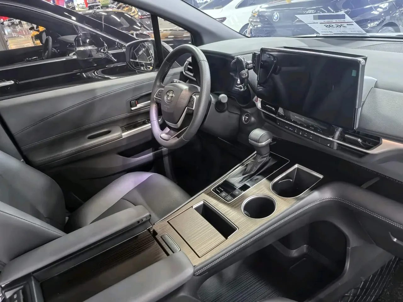 Toyota 2026 Sana 2.5 Stepless Four-wheel Drive Deluxe Edition Automatic Transmission 5