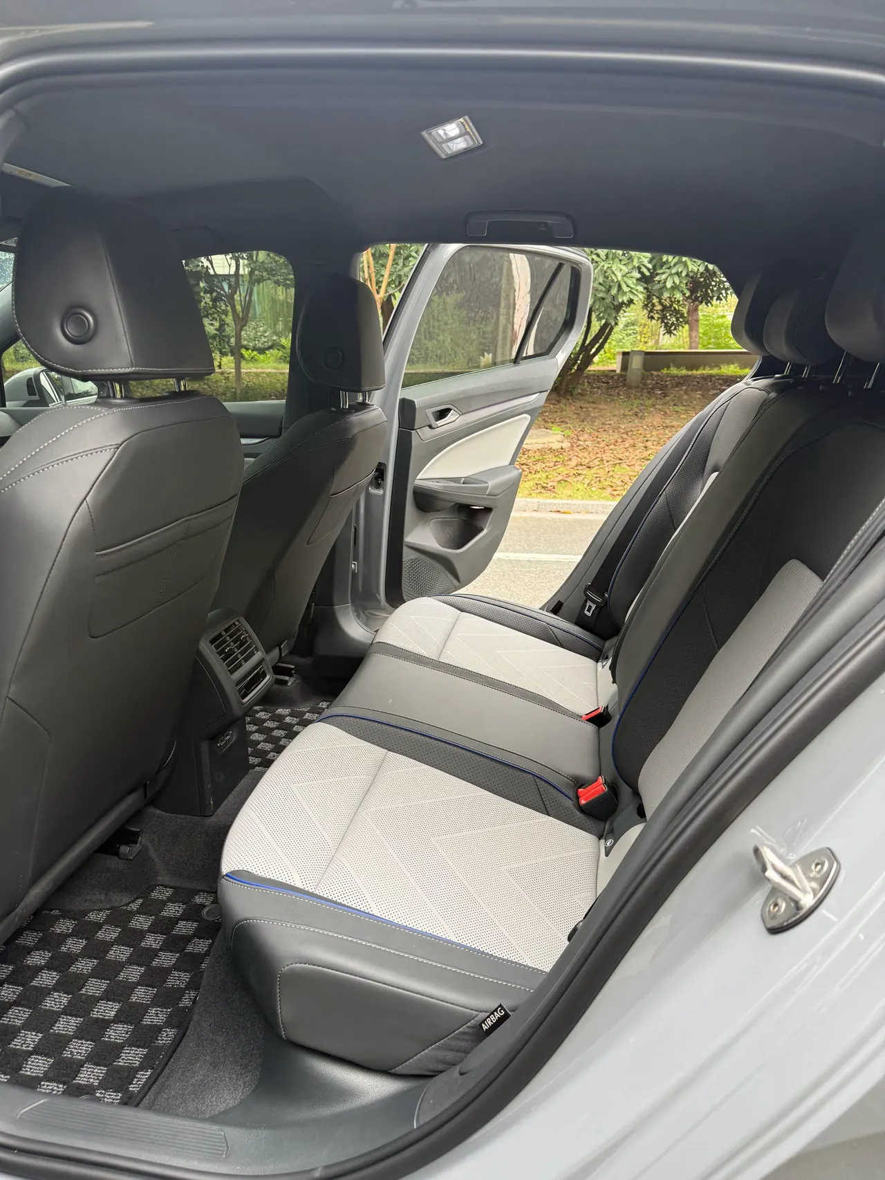 Volkswagen 2026 Golf 8 R-Line 1.5TSI 300TSI Automatic 5