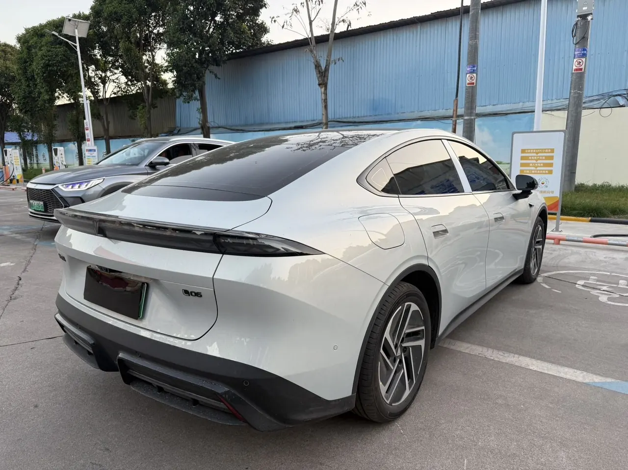 ChangAn Deepal 2026 L 06 560Ultra Laser Edition Automatic Gear 3