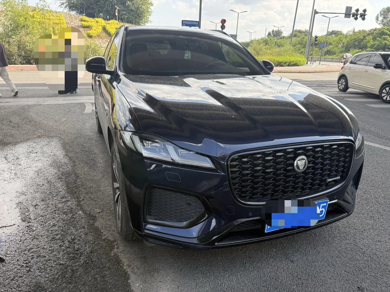 Jaguar F-PACE (Imported) 2024 F-PACE 2.0T P250 R-Dynamic SE Automatic Gear 2