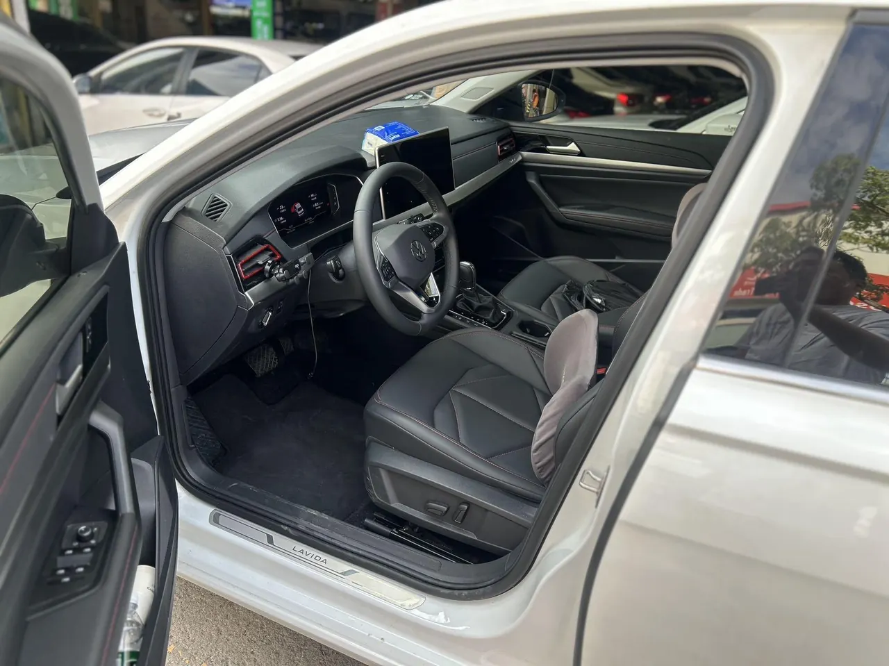 Volkswagen 2024 Lavida 1.5TSI 300TSI Star Leading Edition Automatic Gear 2