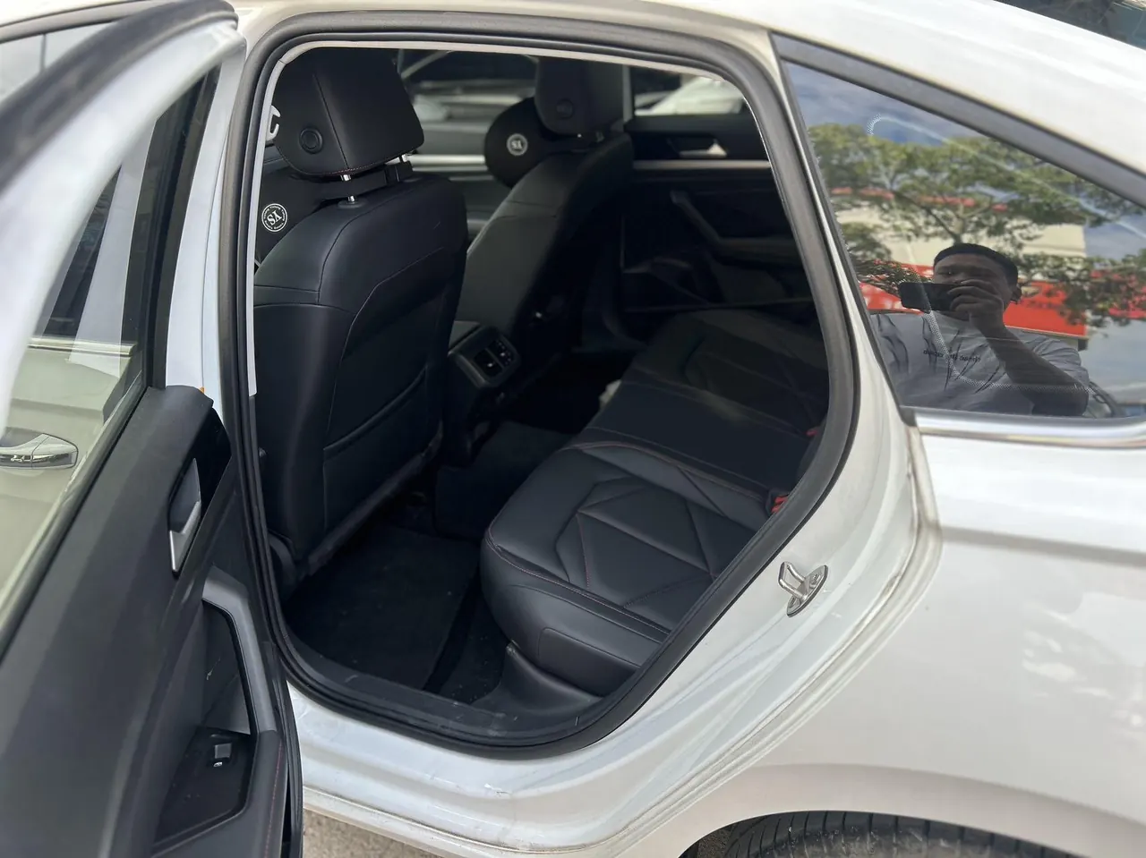 Volkswagen 2024 Lavida 1.5TSI 300TSI Star Leading Edition Automatic Gear 3