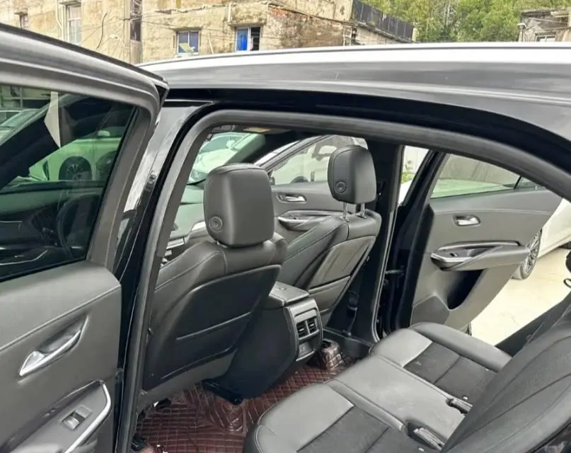 Cadillac 2021 XT4 2.0T 28T Two-Drive Technical Automatic Gear 4
