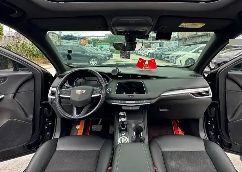 Cadillac 2021 XT4 2.0T 28T Two-Drive Technical Automatic Gear 5
