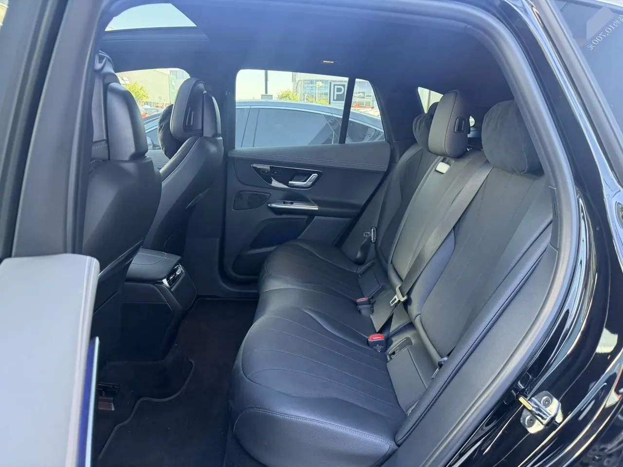 Mercedes Benz 2024 EQE SUV 500 4MATIC EQE SUV 500 4MATIC Pioneer Edition Automatic 3