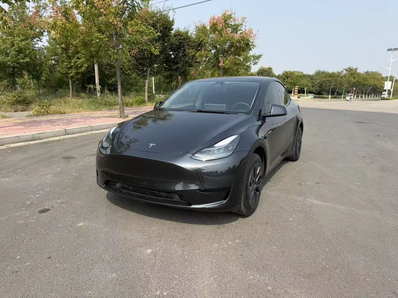 Open image lightbox: Tesla 2024 Model Y rear-wheel drive version automatic transmission