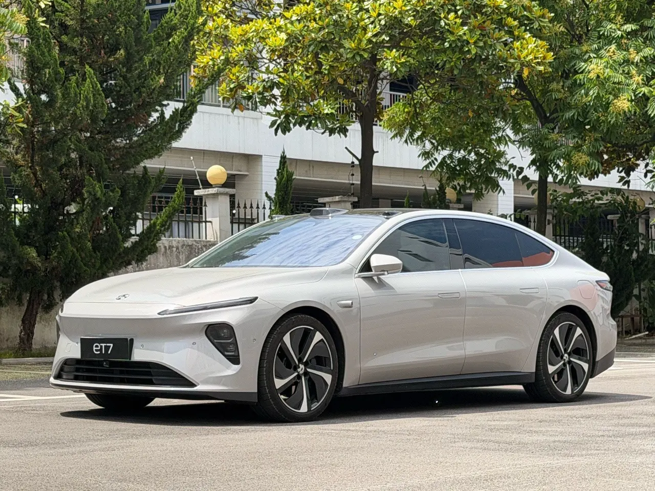 NIO 2024 ET7 75kWh Executive Signature Edition Automatic Gear - View 1