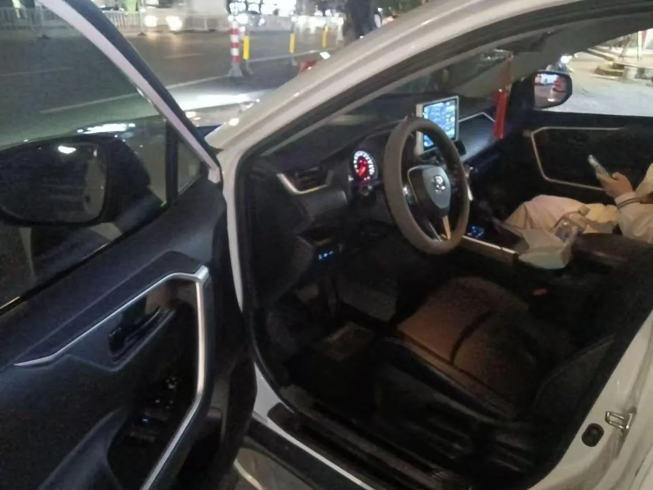 Toyota 2021 RAV4 Rongbo 2.0 Stepless Two-Drive City Edition Automatic Gear 2