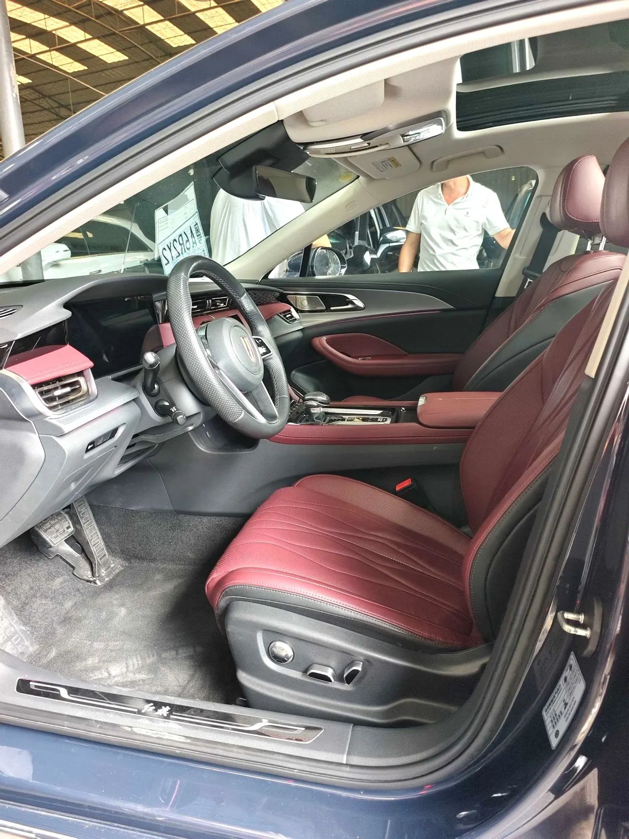 HongQi 2024 H5 2.0T Zhilian Flag Collar Edition Automatic Gear 5