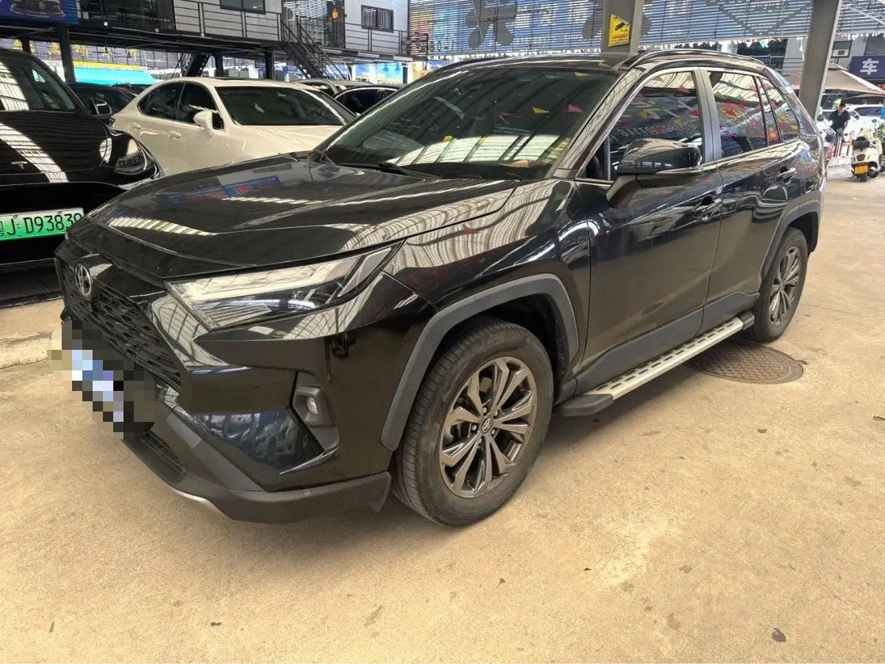 Открыть галерею: Toyota 2023 RAV4 Rongbo 2.0 Stepless Two-Drive Fashion Plus Edition Automatic Gear