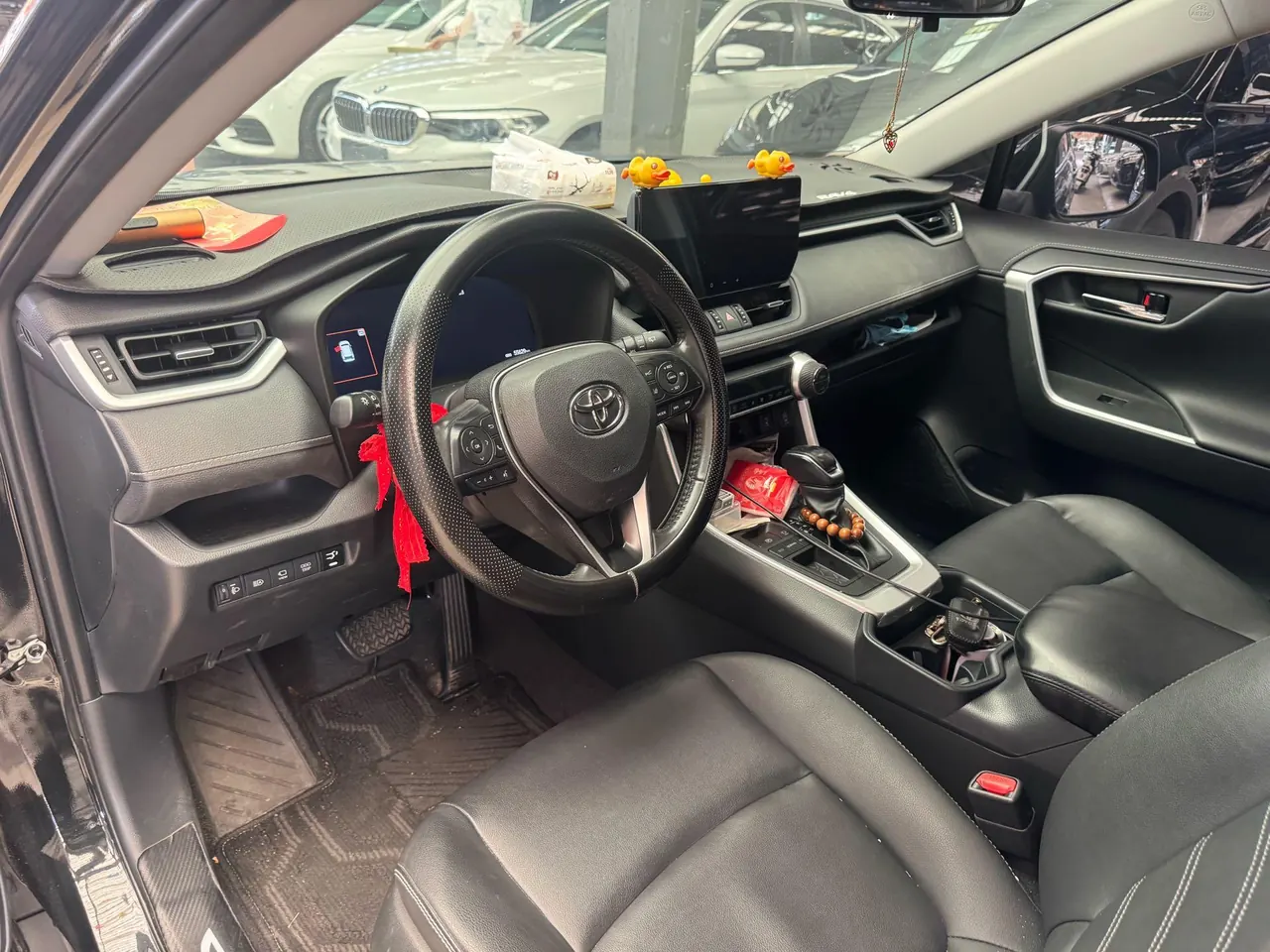 Toyota 2023 RAV4 Rongbo 2.0 Stepless Two-Drive Fashion Plus Edition Automatic Gear 4