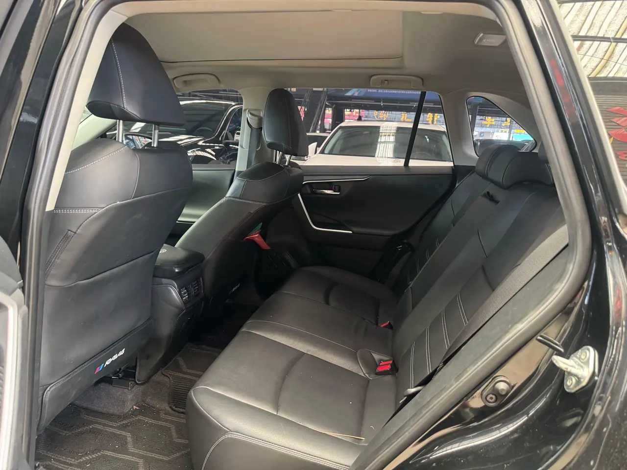 Toyota 2023 RAV4 Rongbo 2.0 Stepless Two-Drive Fashion Plus Edition Automatic Gear 5