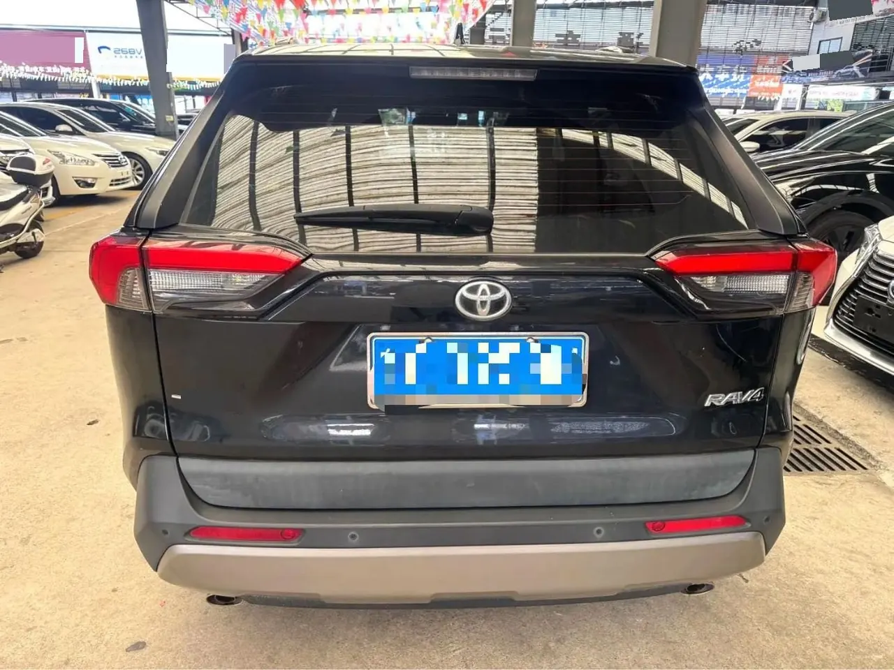 Toyota 2023 RAV4 Rongbo 2.0 Stepless Two-Drive Fashion Plus Edition Automatic Gear 7
