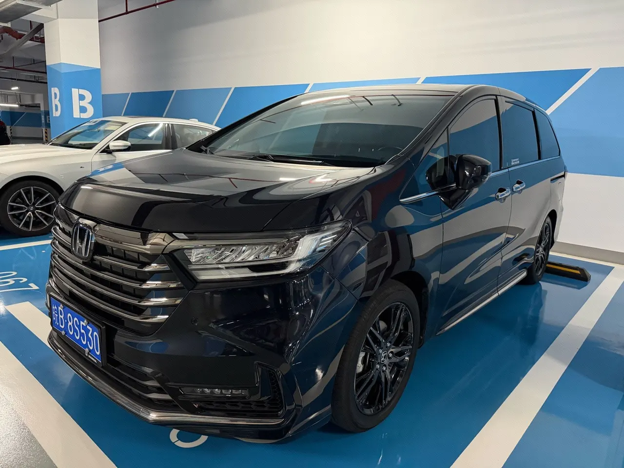 Honda 2024 Odyssey Hybrid 2.0 Stepless Sharp and Glory Edition Automatic Gear - View 1