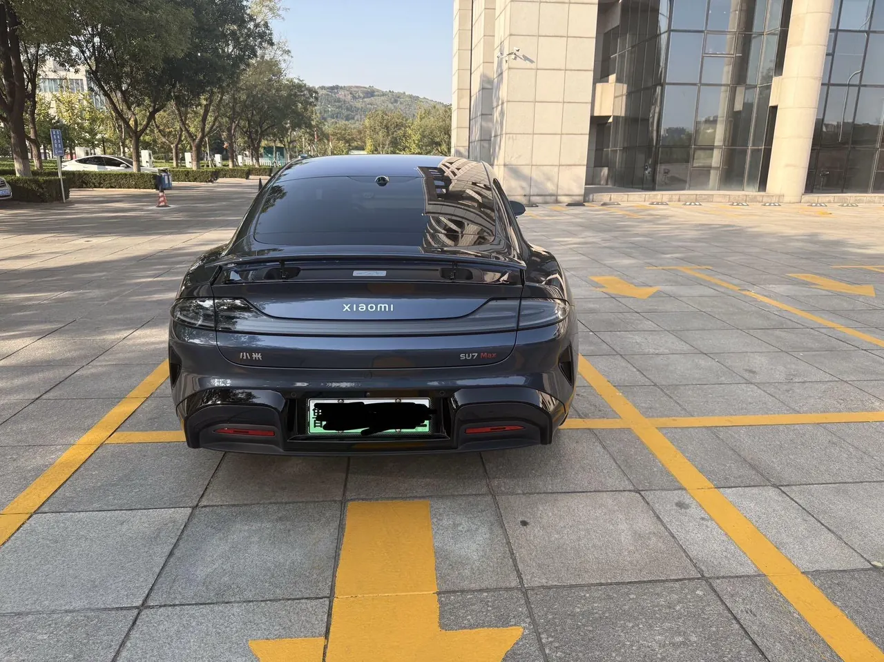 MI 2024 SU 7 750km Four-wheel Drive Max Founding Edition Automatic Gear 5