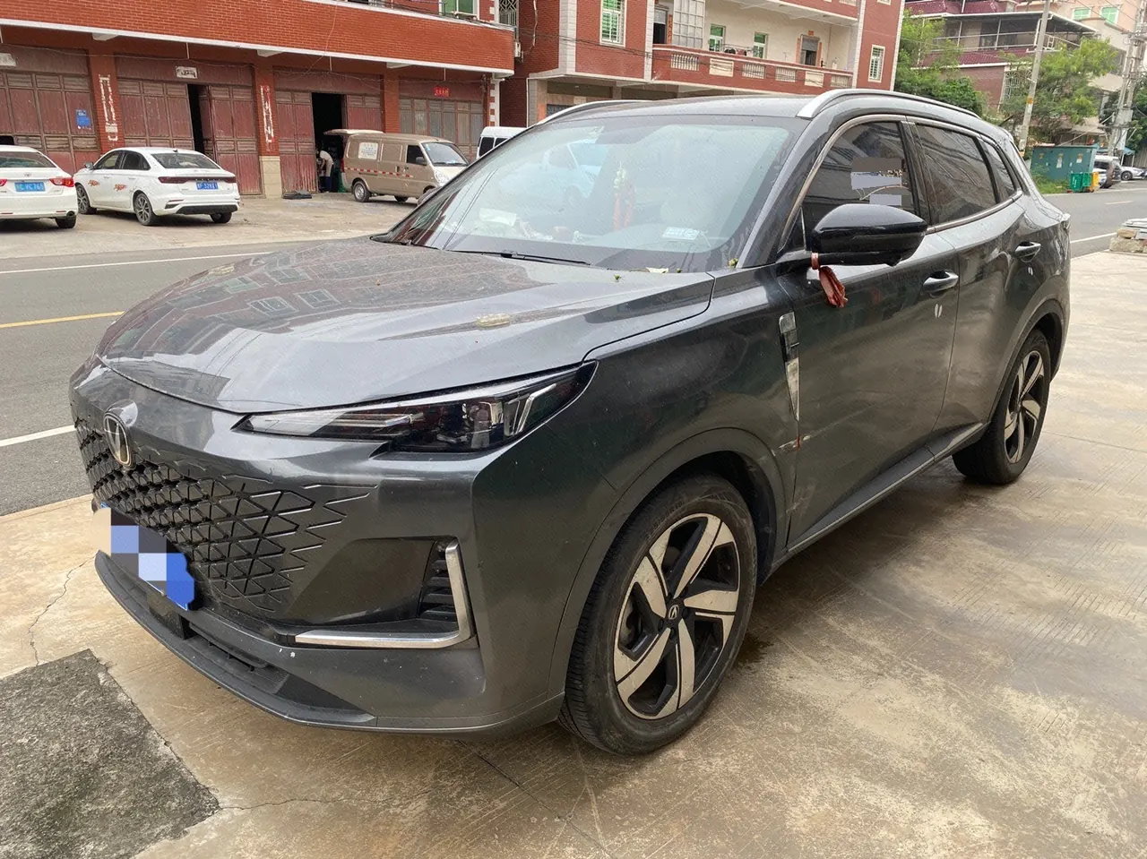 Открыть галерею: ChangAn 2024 CS55 PLUS 1.5T Honorable Automatic Gear