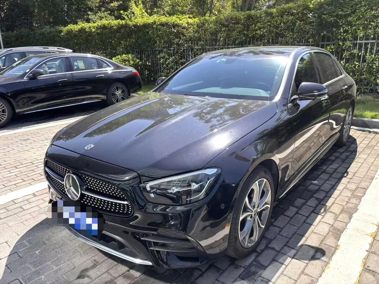 Открыть галерею: Mercedes Benz E Class 2021 E 300 L 2.0T Luxury Automatic Gear