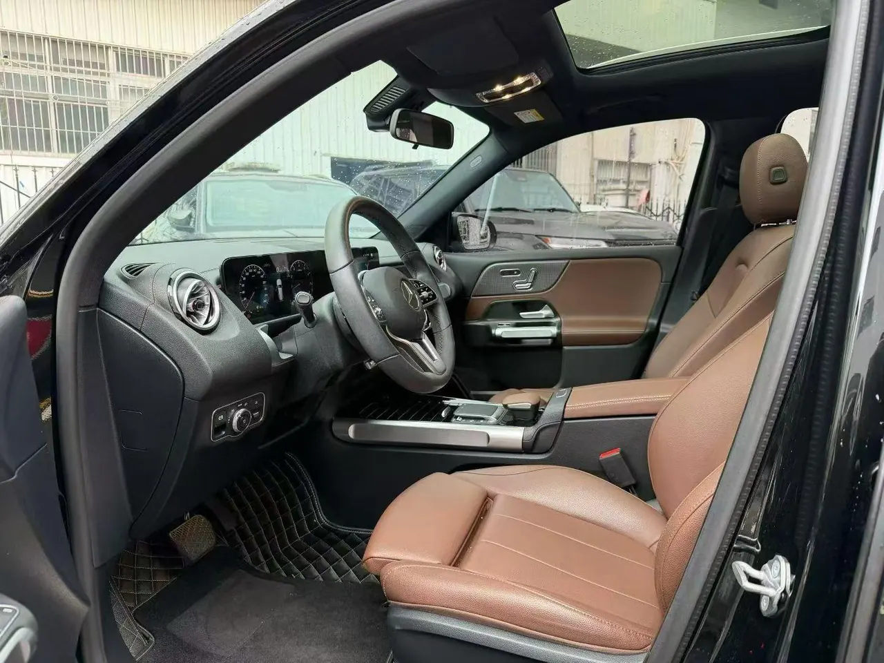 Mercedes Benz 2023 GLB 220 2.0T Fashion Automatic 3
