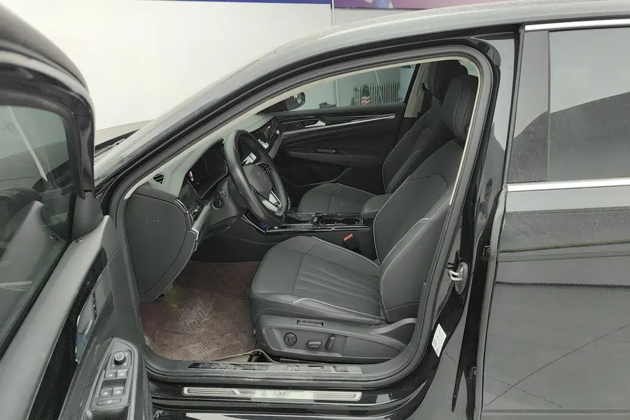 Volkswagen 2024 Passat 2.0TSI 380TSI Star Dragon Edition Automatic Gear 2