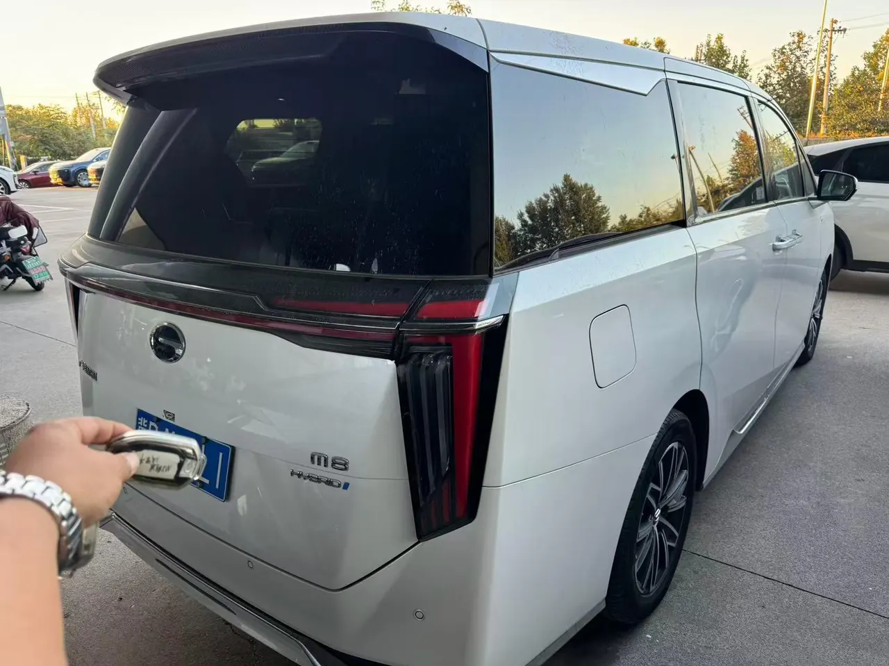 Chuanqi 2024 M8 Double Engine 2.0T Master Series Super Hybrid Automatic Gear 4
